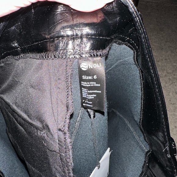 Noli Croco Faux Leather Short - Black - Picture 6 of 6